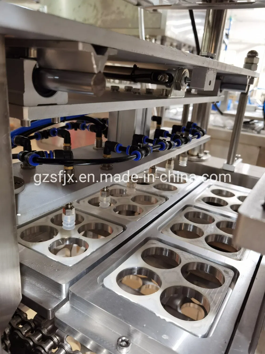 Automatic Spoon Honey Packing Machine Honey Cup Filling Plastic Products Tray Sealing Machine Mask Massage Food Packaging Filling Machine