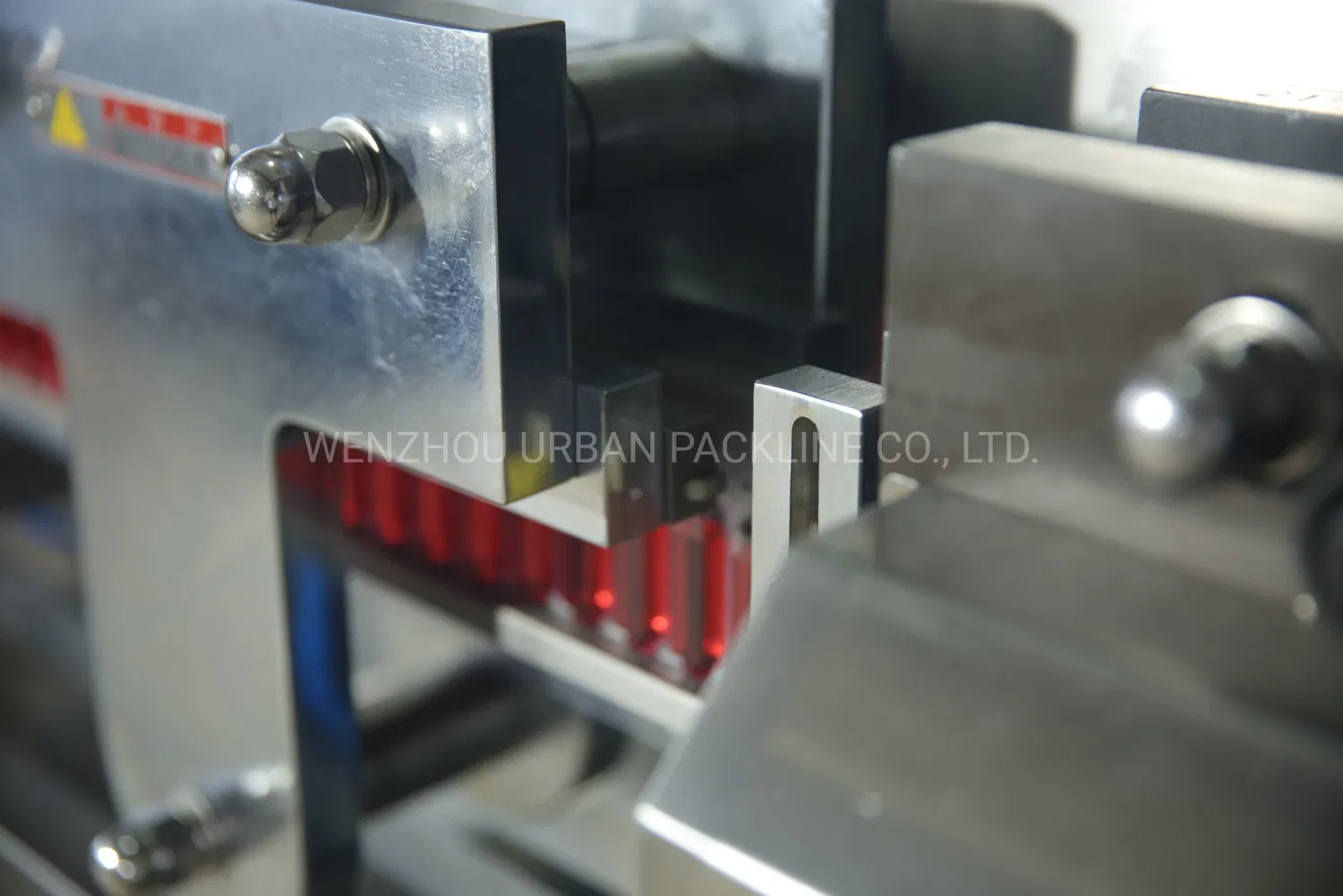 Plastic Ampoule Filling and Sealing Machine and Labeling Machine